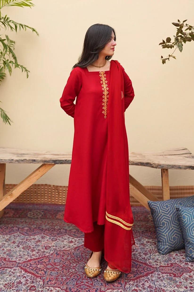 Ruby Elegance – 3-Piece